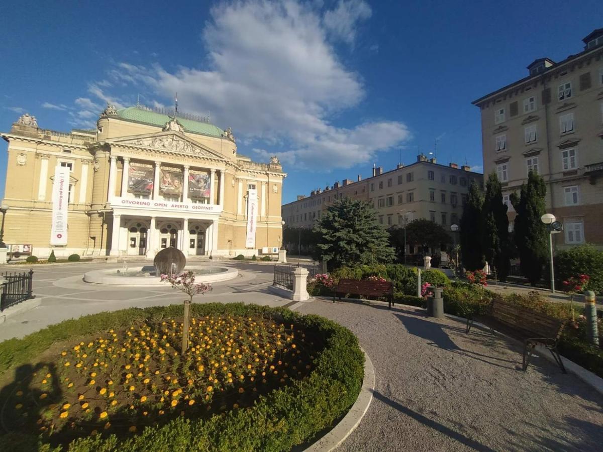 Mario City Center Rooms Rijeka Bagian luar foto